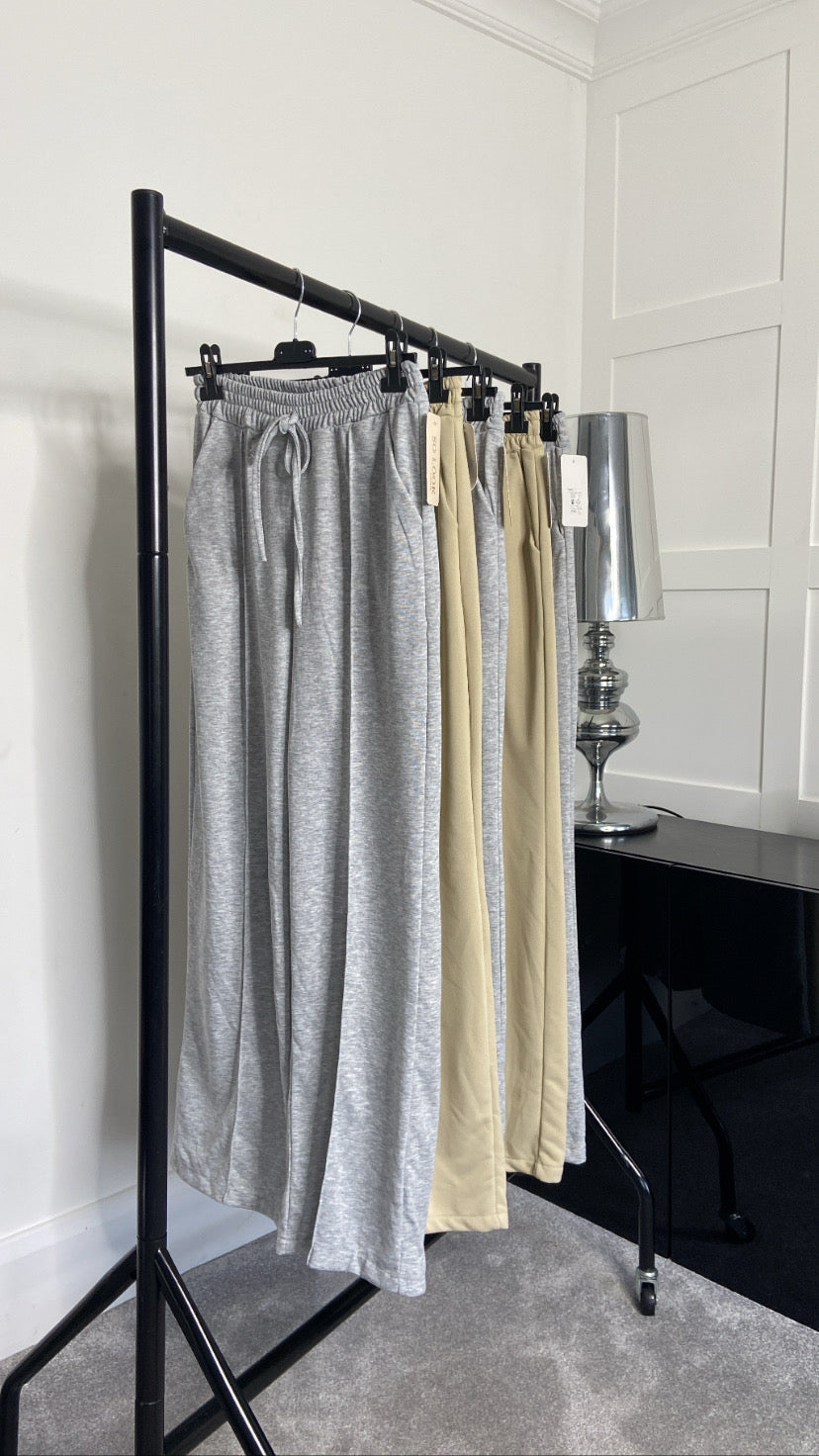 Casual jogger type trouser